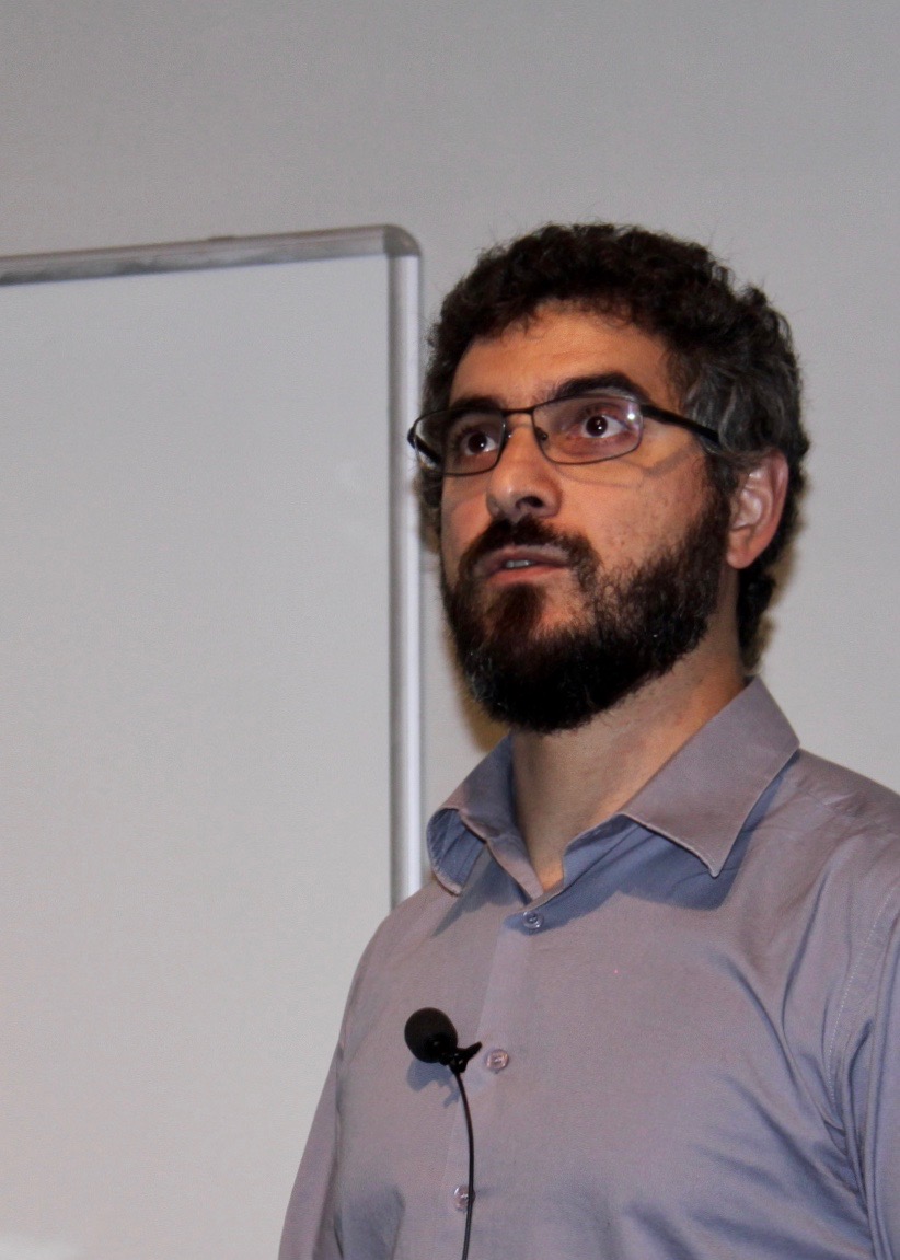 [Photo] Winner of the EAB Research Award 2019: Tiago de Freitas Pereira