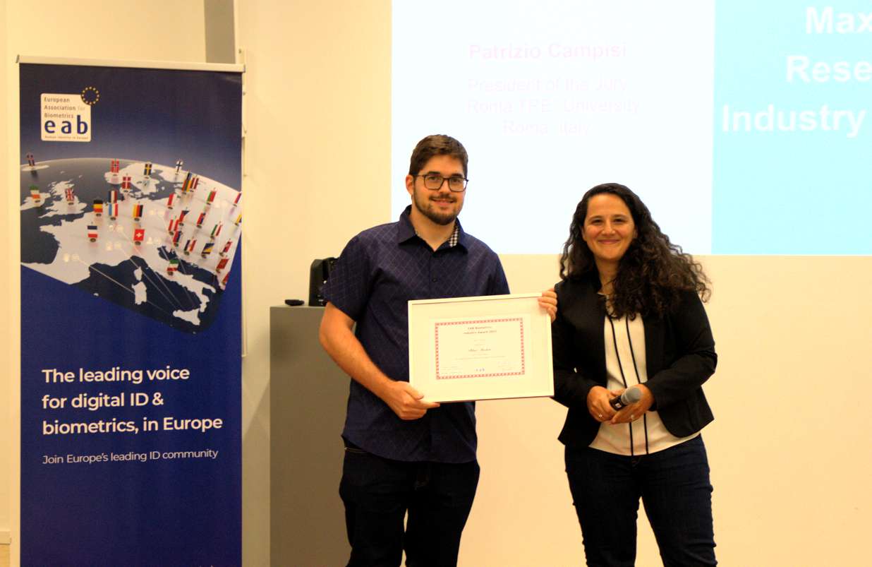 [Photo] Winner of the EAB Industry Award Blaž Meden together with jury member and sponsor Amaanie Hakim from IDEMIA
